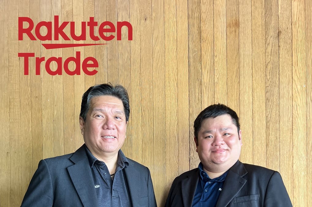 (L-R) Kenny Yee, Head of Research and Thong Pak Leng, Vice President of Equity Research
