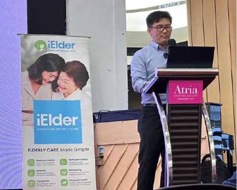 Dr Kong sharing about Integrative Medicine at the Seniors Festival recently
