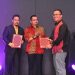 MOU Presentation between Muafakat and Israk: Centre L-R - Mara President, Datuk Asraff Wajdi Dusuki and Israk Managing Director, Ahmad Najib Habeb