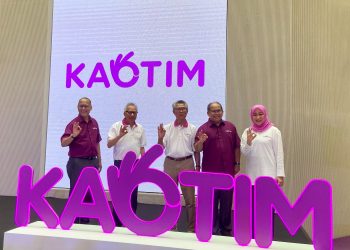 (From left to right) Group Chief Executive Officer of Takaful Malaysia, Nor Azman Zainal; Group Chairman of Takaful Malaysia, Dato’ Mohammed Hussein; Chairman of Takaful Malaysia Am, Ismail Mahbob; Chief Executive Officer of Takaful Malaysia Am, Mohamed Sabri Ramli; and Group Chief Marketing Officer of Takaful Malaysia, Siti Hajar Rizlan.
