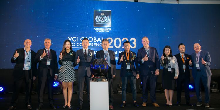 From Left to right:  Ross Carmel,  Dan McClory, Datuk  Karen Liew, Datuk Victor Hoo, Tony Tian,  Datuk  Vincent Hong,  Michael J. Blankenship,  Ying Li,  Jason Ye,  Drew Bernstein
