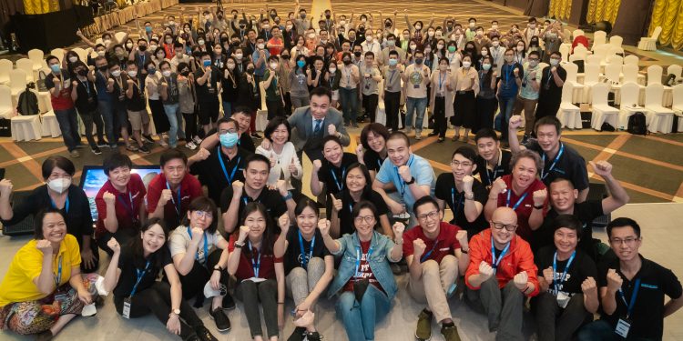Beyond Insight's crew with participants